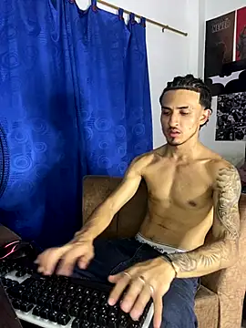 Snapshot of Zayn_kane chatting on 10-11-25, 01:16 Zayn kane online show from 10-11-25, 01:16