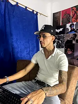 Snapshot of Zayn_kane chatting on 10-14-25, 12:22 Zayn kane online show from 10-14-25, 12:22