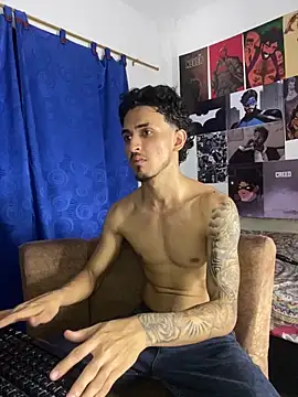 Snapshot of Zayn_kane chatting on 10-21-25, 03:29 Zayn kane online show from 10-21-25, 03:29