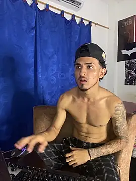 Snapshot of Zayn_kane chatting on 10-28-25, 04:16 Zayn kane online show from 10-28-25, 04:16