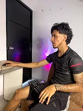 Snapshot of Zayn_kane chatting on 11-06-25, 01:12 Zayn kane online show from 11-06-25, 01:12