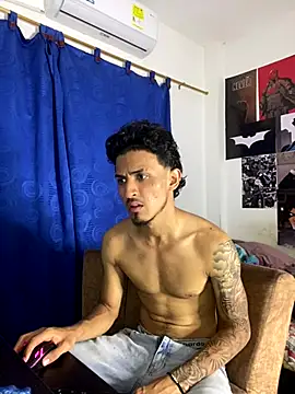 Snapshot of Zayn_kane chatting on 11-08-25, 04:01 Zayn kane online show from 11-08-25, 04:01