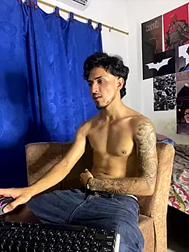 Snapshot of Zayn_kane chatting on 11-23-25, 12:43 Zayn kane online show from 11-23-25, 12:43