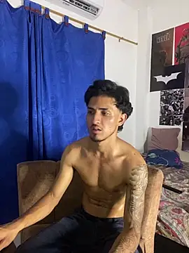 Snapshot of Zayn_kane chatting on 11-28-25, 03:53 Zayn kane online show from 11-28-25, 03:53