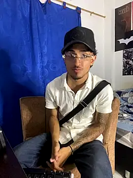 Snapshot of Zayn_kane chatting on 12-04-25, 03:38 Zayn kane online show from 12-04-25, 03:38