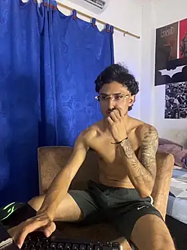 Snapshot of Zayn_kane chatting on 12-18-25, 12:17 Zayn kane online show from 12-18-25, 12:17