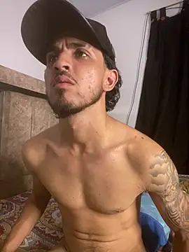 Snapshot of Zayn_kane chatting on 05-19-26, 01:56 Zayn kane online show from 05-19-26, 01:56
