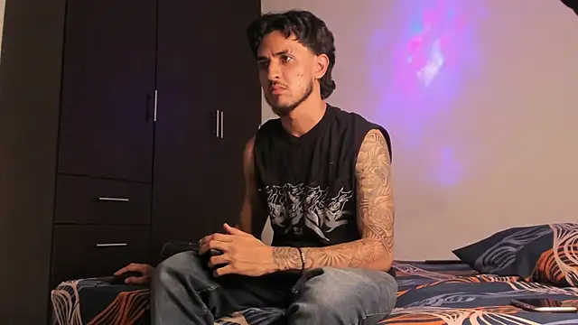 Snapshot of Zayn_kane chatting on 06-24-26, 02:32 Zayn kane online show from 06-24-26, 02:32