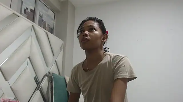 willow smitt online show from 04-24-26, 01:57