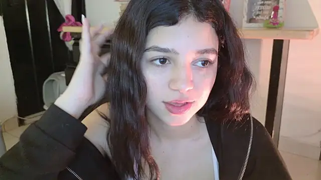 Snapshot of eva_sin18 chatting on 06-08-26, 01:28 eva sin18 online show from 06-08-26, 01:28