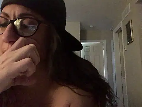 Snapshot of KittyKat_LoLo chatting on 03-10-25, 02:26 KittyKat LoLo online show from 03-10-25, 02:26