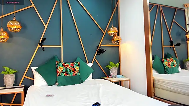 Snapshot of Lia_Valmont chatting on 03-07-26, 03:53 Lia Valmont online show from 03-07-26, 03:53