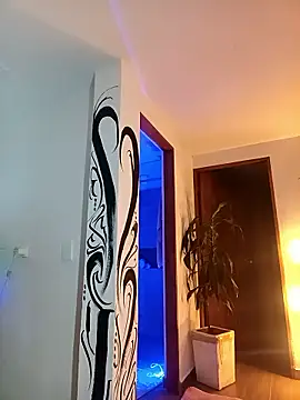 Lia Valmont online show from 04-23-26, 01:07