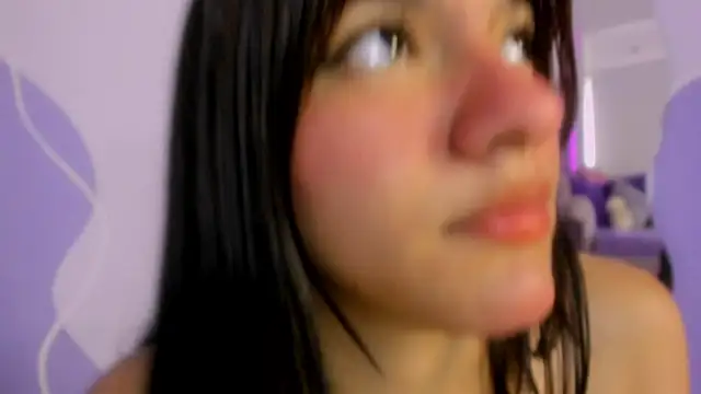 auroracute02 online show from 10-28-25, 01:14