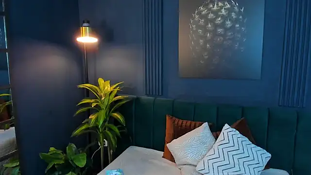 Snapshot of roxy_hell chatting on 03-19-25, 07:06 roxy hell online show from 03-19-25, 07:06