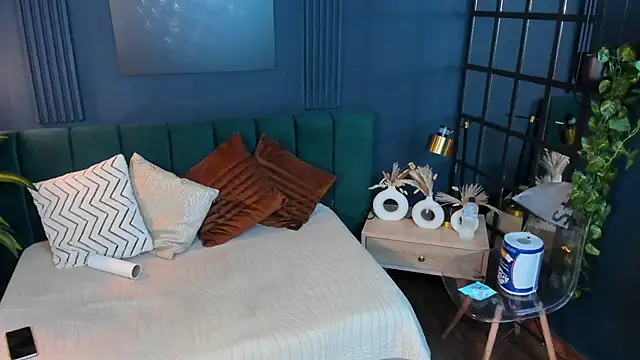 Snapshot of roxy_hell chatting on 03-20-25, 07:04 roxy hell online show from 03-20-25, 07:04