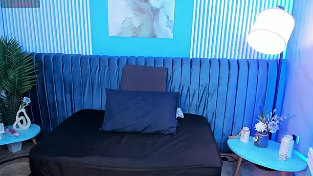 Snapshot of roxy_hell chatting on 09-19-25, 07:25 roxy hell online show from 09-19-25, 07:25