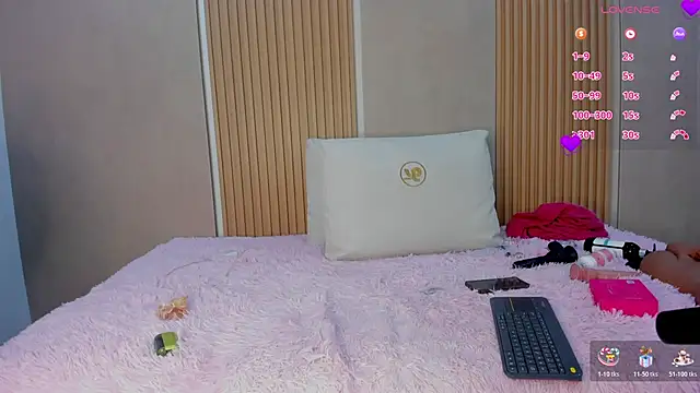 Snapshot of stephany_summer chatting on 10-29-25, 03:42 stephany summer online show from 10-29-25, 03:42