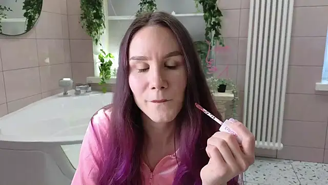 Snapshot of Clare__Florence chatting on 03-12-25, 01:40 Clare Florence online show from 03-12-25, 01:40