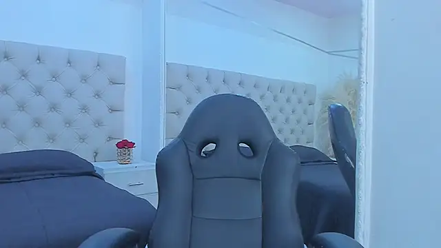 VanessaScott  online show from 04-23-26, 08:46