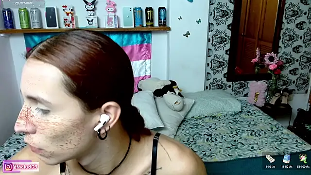 Snapshot of Malud09 chatting on 03-18-25, 12:14 Malud09 online show from 03-18-25, 12:14