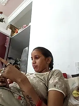 Snapshot of Hotty-Nidhi chatting on 10-16-25, 06:20 Hotty-Nidhi online show from 10-16-25, 06:20