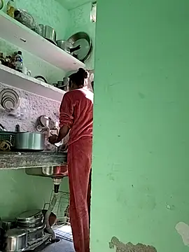 Hotty-Nidhi online show from 11-27-25, 04:58