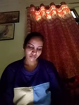 Hotty-Nidhi online show from 01-14-26, 04:07