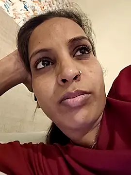 Snapshot of Hotty-Nidhi chatting on 05-24-26, 06:24 Hotty-Nidhi online show from 05-24-26, 06:24