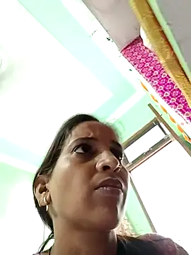 Snapshot of Hotty-Nidhi chatting on 06-03-26, 05:10 Hotty-Nidhi online show from 06-03-26, 05:10