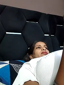 Snapshot of Hotty-Nidhi chatting on 06-29-26, 04:51 Hotty-Nidhi online show from 06-29-26, 04:51