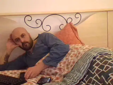 Snapshot of maxxxio12 chatting on 03-10-25, 04:25 maxxxio12 online show from 03-10-25, 04:25