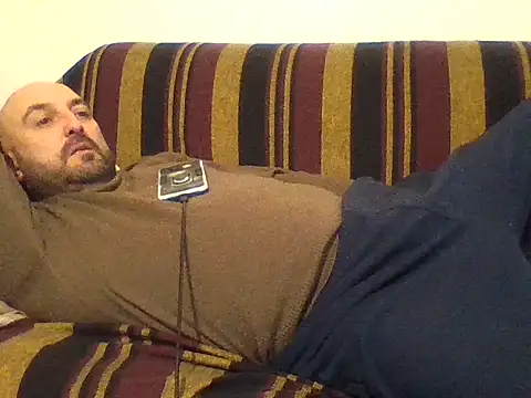 Snapshot of maxxxio12 chatting on 03-18-25, 06:15 maxxxio12 online show from 03-18-25, 06:15