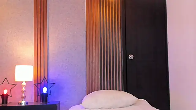 Snapshot of Abby_sinss chatting on 11-20-25, 08:19 Abby sinss online show from 11-20-25, 08:19