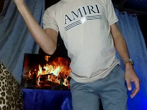 Snapshot of Hidden_Fantasies chatting on 11-09-25, 12:20 Hidden Fantasies online show from 11-09-25, 12:20