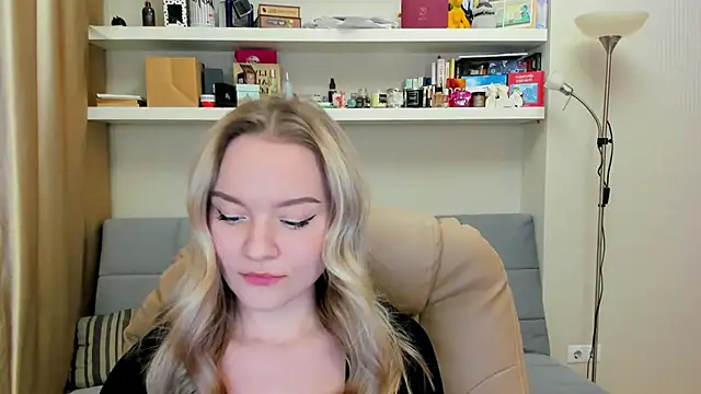 Kara Smith  online show from 12-04-24, 11:13