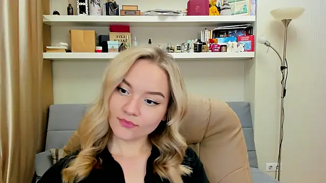 Kara Smith  online show from 02-14-25, 09:32