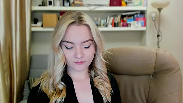 Kara Smith  online show from 09-17-25, 11:06