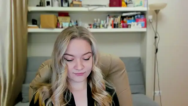 Kara Smith  online show from 11-15-25, 11:10