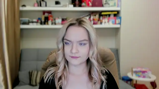 Snapshot of Kara_Smith_ chatting on 06-19-26, 11:08 Kara Smith online show from 06-19-26, 11:08