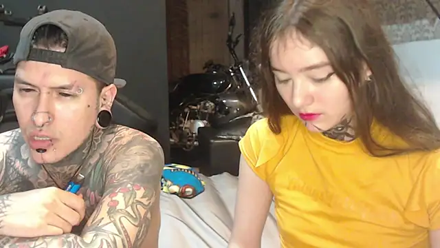 Snapshot of Alucard-Carmila chatting on 03-21-25, 04:39 Alucard-Carmila online show from 03-21-25, 04:39