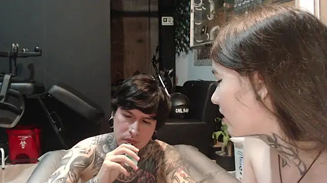 Snapshot of Alucard-Carmila chatting on 09-19-25, 04:25 Alucard-Carmila online show from 09-19-25, 04:25
