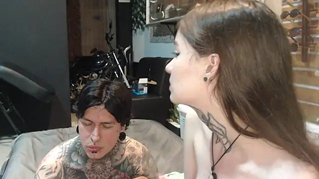 Snapshot of Alucard-Carmila chatting on 10-08-25, 03:15 Alucard-Carmila online show from 10-08-25, 03:15