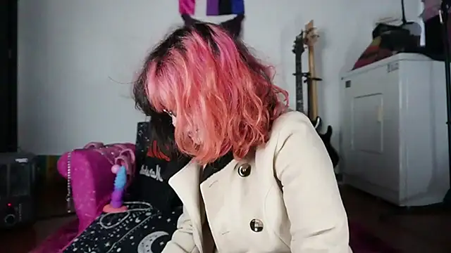 Snapshot of Devil_And_Princess chatting on 09-24-25, 08:34 Devil And Princess online show from 09-24-25, 08:34