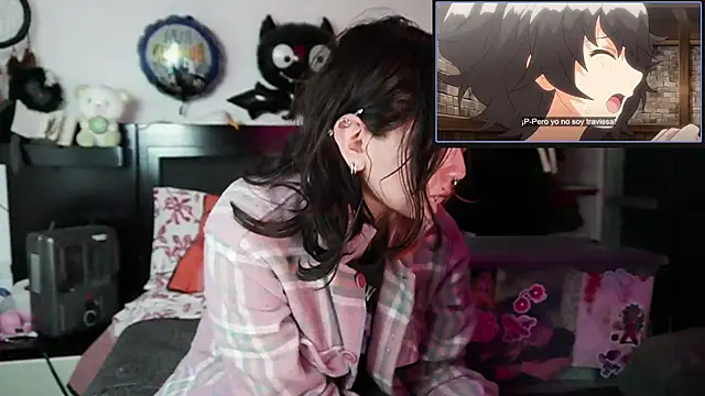 Snapshot of Devil_And_Princess chatting on 10-29-25, 02:03 Devil And Princess online show from 10-29-25, 02:03