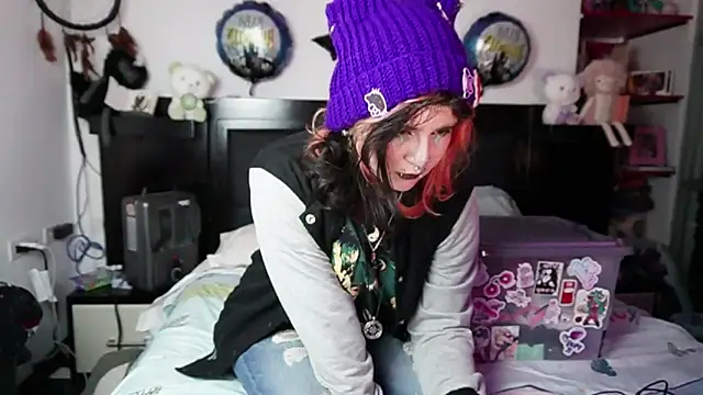 Snapshot of Devil_And_Princess chatting on 11-12-25, 01:50 Devil And Princess online show from 11-12-25, 01:50