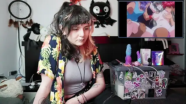 Snapshot of Devil_And_Princess chatting on 12-17-25, 02:17 Devil And Princess online show from 12-17-25, 02:17