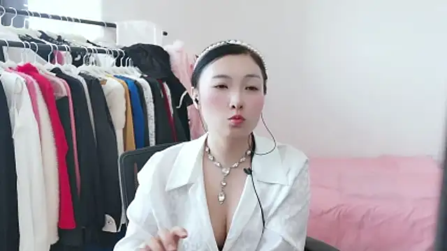 Snapshot of Rachel-6600 chatting on 02-25-26, 06:23 Rachel-6600 online show from 02-25-26, 06:23