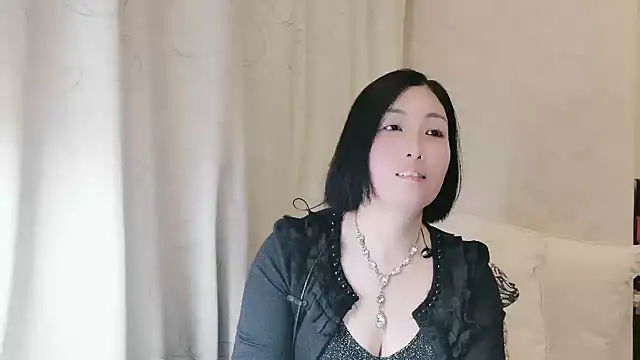 Snapshot of Rachel-6600 chatting on 04-19-26, 02:27 Rachel-6600 online show from 04-19-26, 02:27