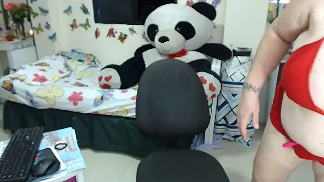 Snapshot of Olgahunder chatting on 07-21-26, 06:05 Olgahunder online show from 07-21-26, 06:05